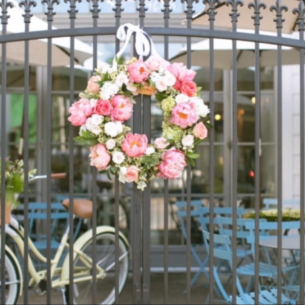 HANDMADE FRENCH INSPIRED WREATH      NEW